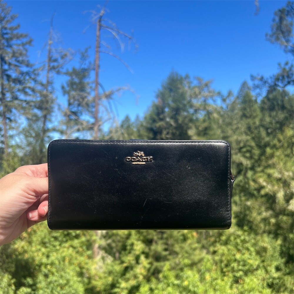 COACH Black Smooth Leather Bifold Slim Wallet with Gold Hardware AUTHENTIC